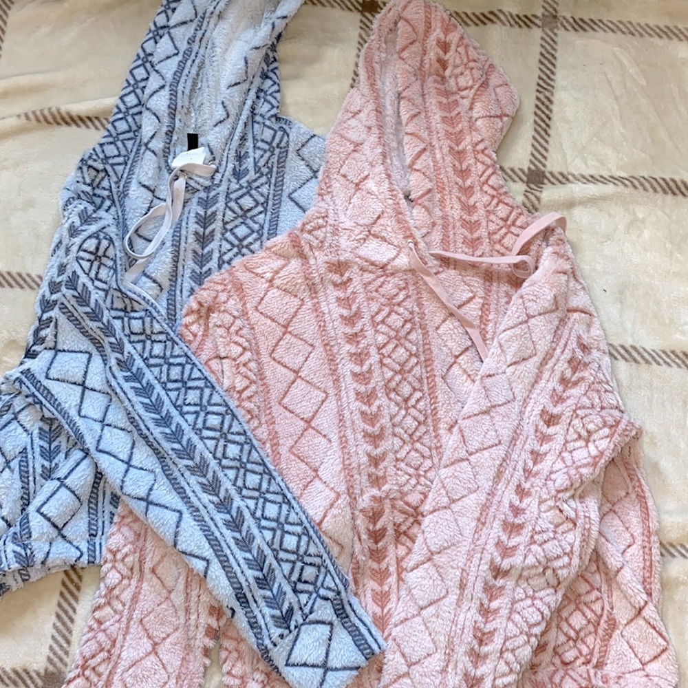 2 Aztec print hoodies bundle